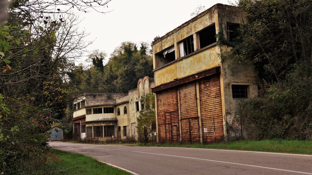 Ex Aeronautica Caproni Fabbrica Abbandonata Urbex Predappio